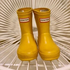 Hunter Yellow Rain Boots Size 5 Kids